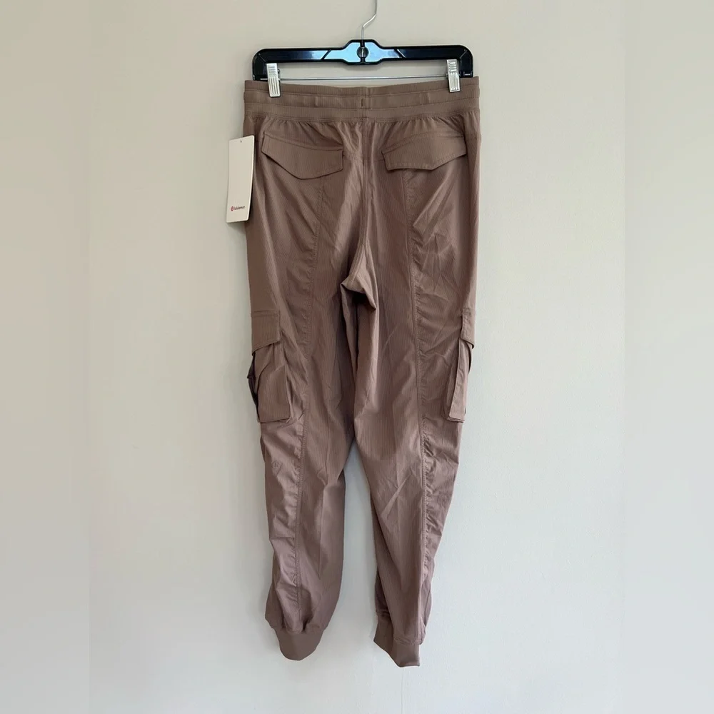 Lululemon NWT Dance Studio Relaxed-Fit Mid-Rise Cargo Jogger, Taupe Brown, S